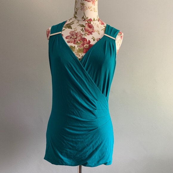 ☝️SALE WHITE HOUSE BLACK MARKET teal top - Picture 1 of 5